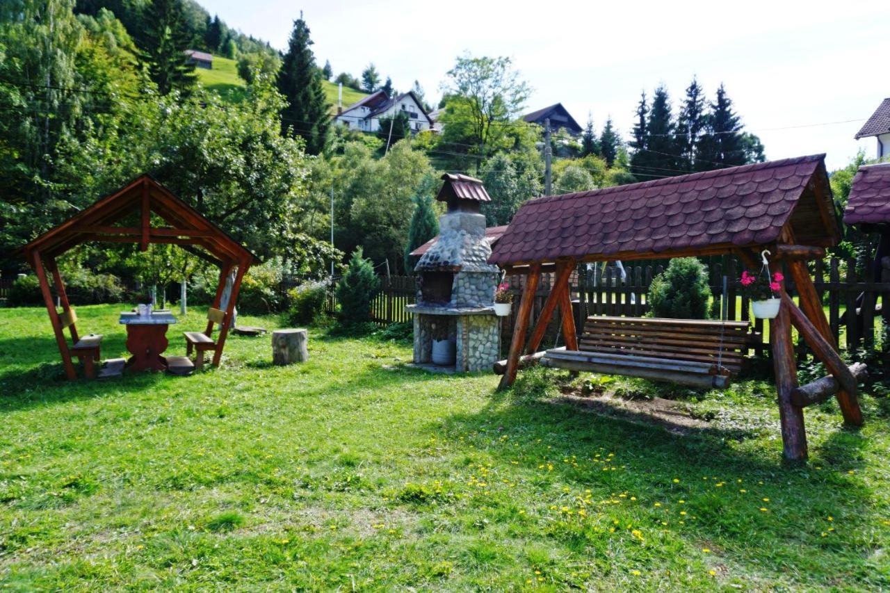 Celestia Hotel Moeciu De Sus Exterior photo